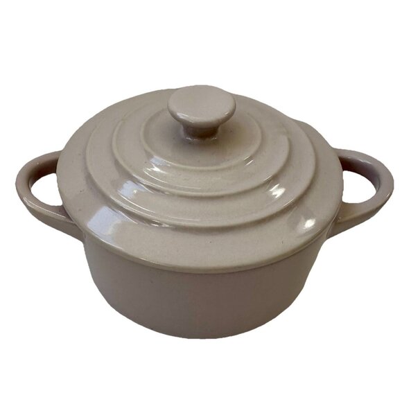 Le Creuset Mini Cocotte Petite Round Casserole 8 oz Stoneware Lavender 0.25L NOS - Picture 2 of 11